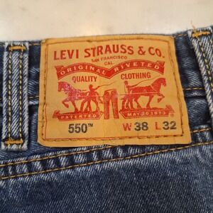 Levis 550 Relaxed Fit Jeans Mens Sz 38x32 Blue Denim Med Wash Pants Straight Leg